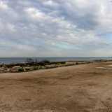 Una di queste si affaccia come un balcone sull�Adriatico ed � l� dove un tempo sorgeva il locale �La Sirenetta�